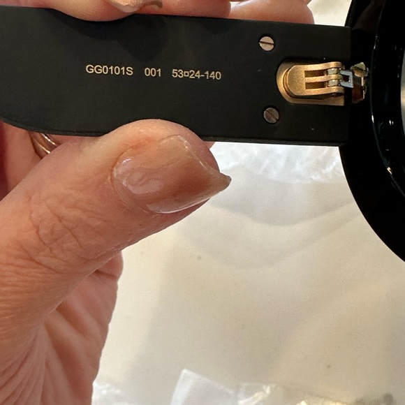 GUCCI SUNGLASSES glitter on temples. - Picture 13 of 13